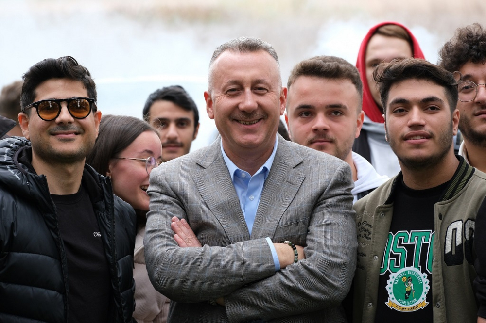 Şehrin Kalbinde Yürüdüler